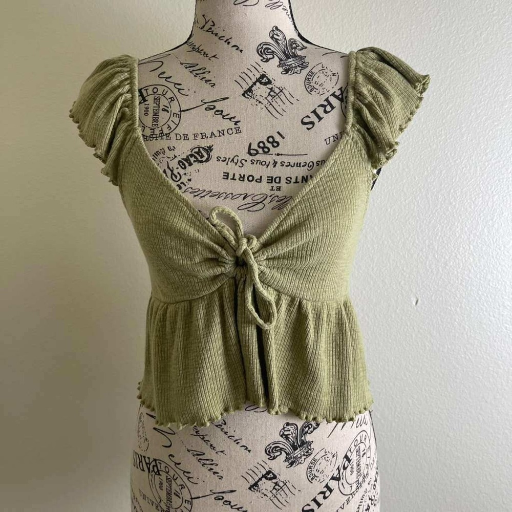 American Eagle Sage Green Ribbed Tie Front Peplum Top Flutter Sleeve Small 3049